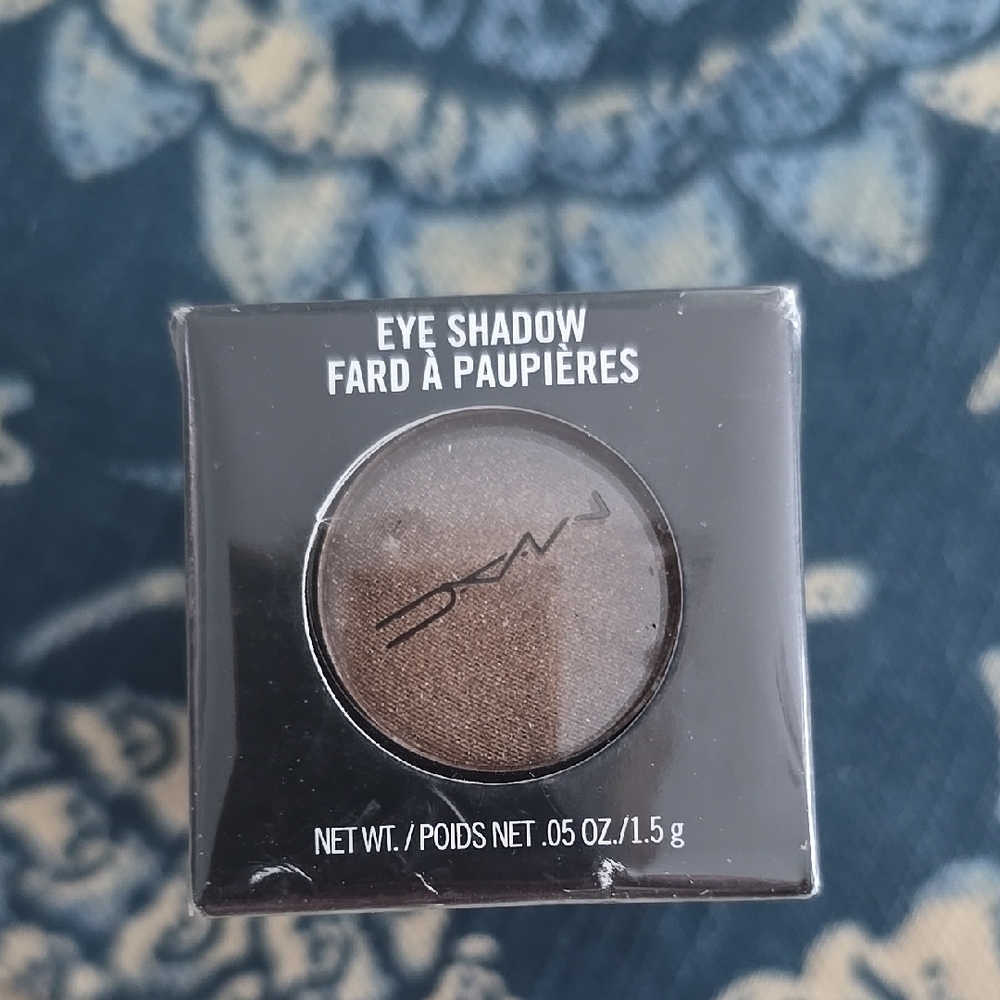 MAC Cosmetics Eye Shadow in TEMPTING LUSTRE, 3 PACK, NEW IN BOX